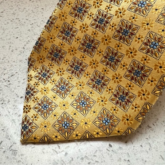 Ermenegildo Zegna 100% Silk Yellow Blue Floral Print Made in Italy Tie - Picture 3 of 9